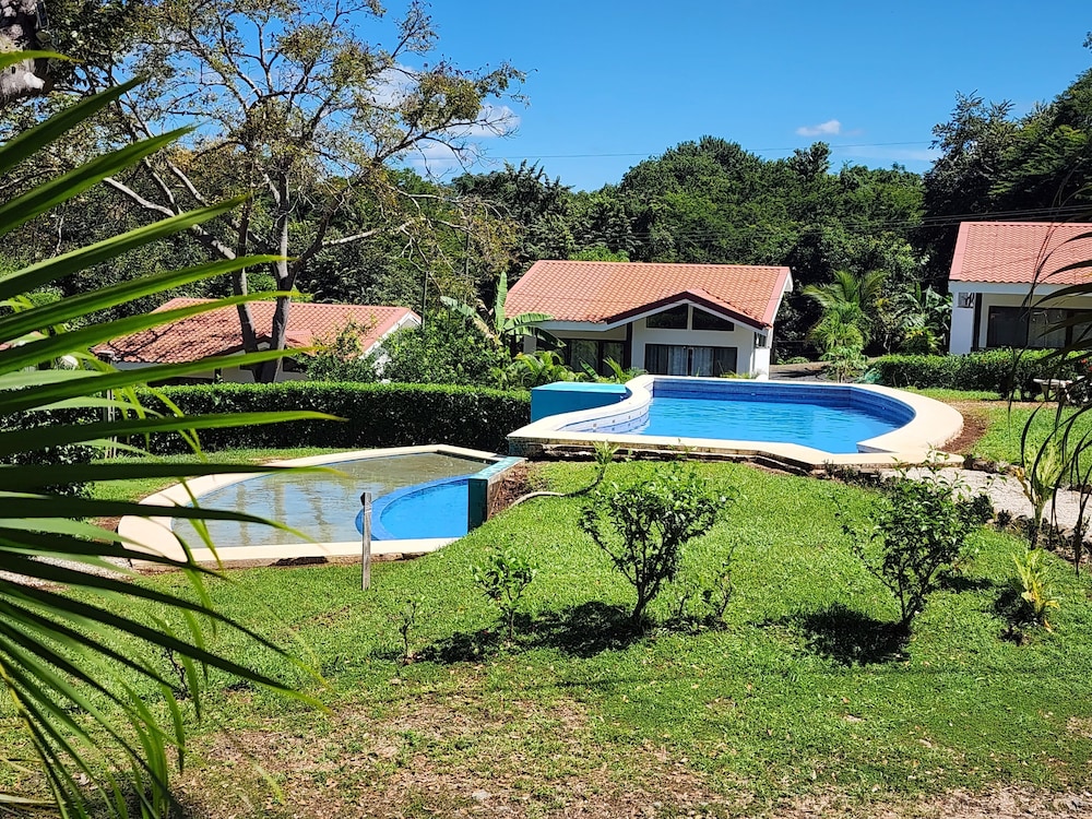 Casa Mandarina Junge Villa 3 pools