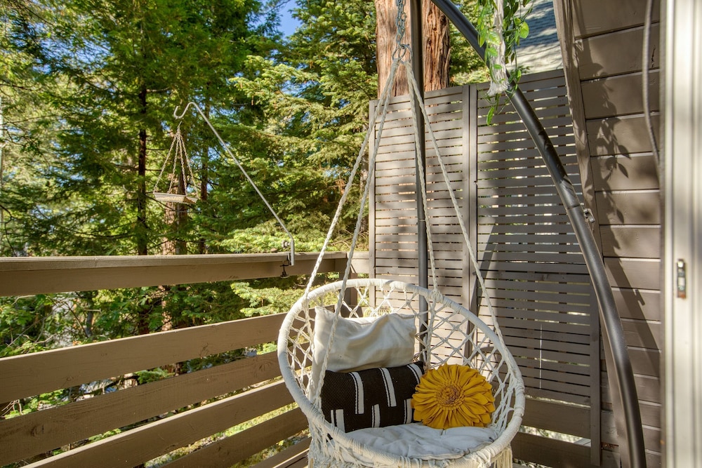 A-frame Retreat by Avantstay Modern Interiors 2 Decks Views