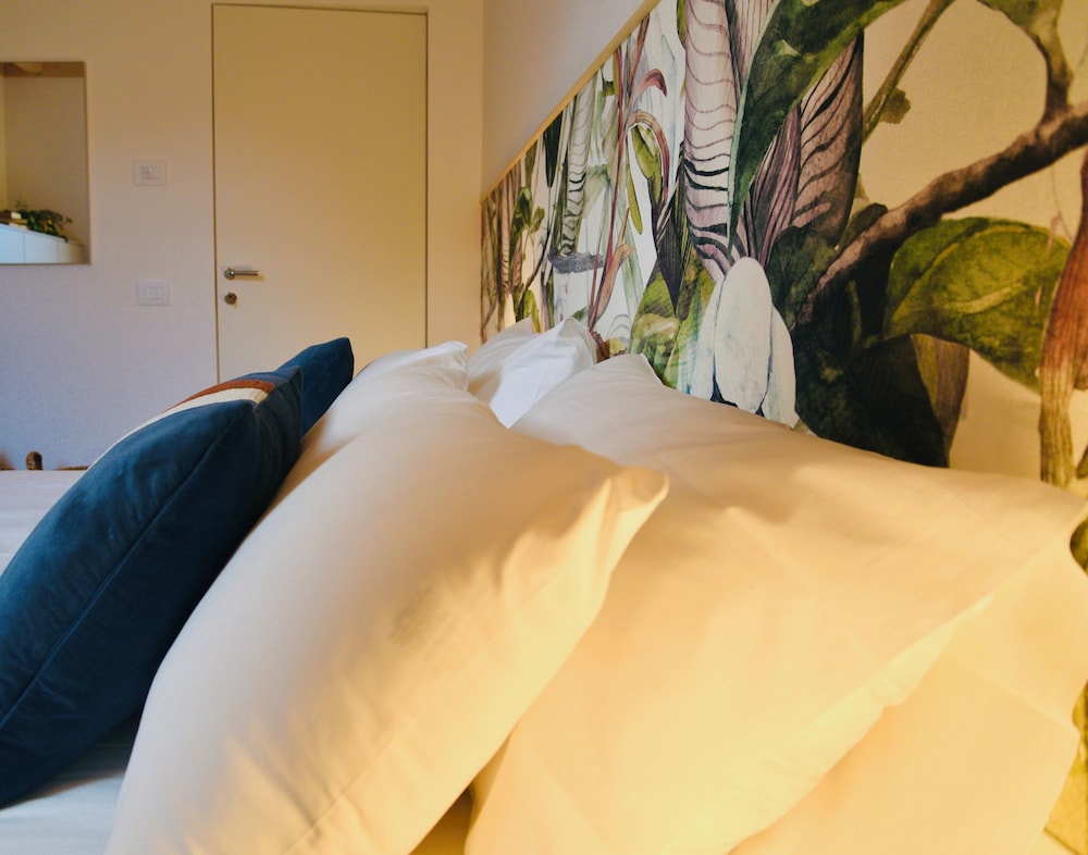 Nine Rooms Suites