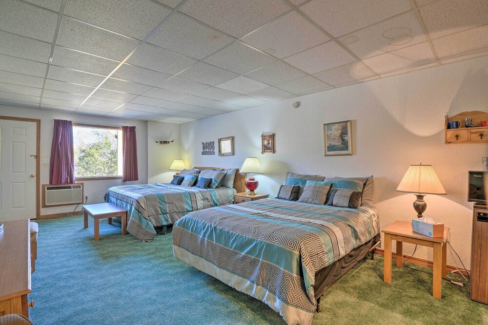Miscellaneous Market Vacations - Cozy Branson Townhome 1 Mi to Silver Dollar City! - Property Image 3