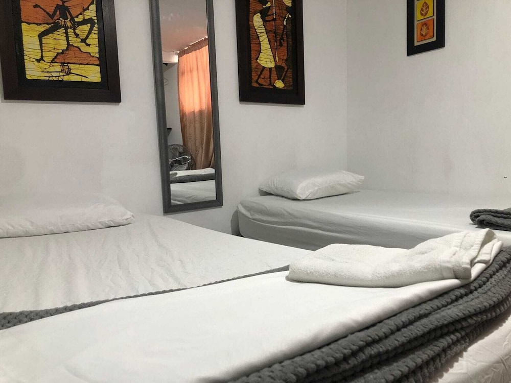 Memphis Hostal - Hostel