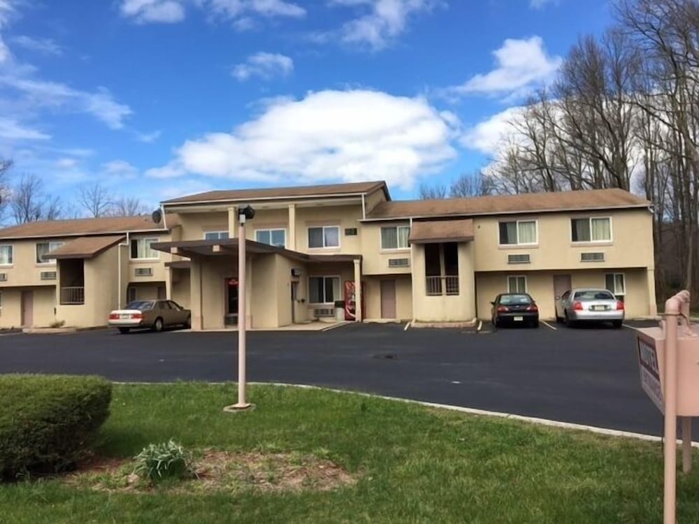 Colonade Motel