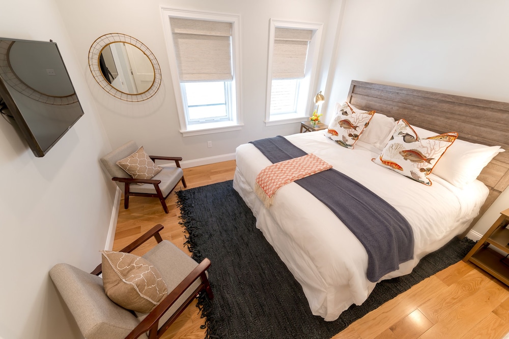 The Newport Lofts - 364 Thames Street