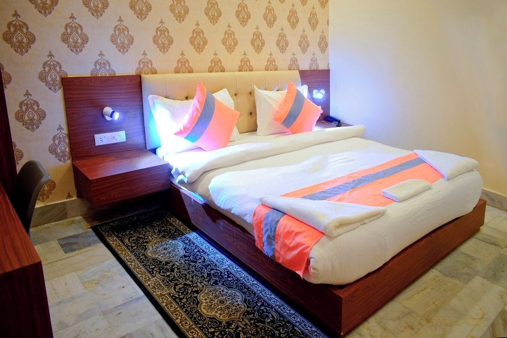 THE KASHI RESIDENCY