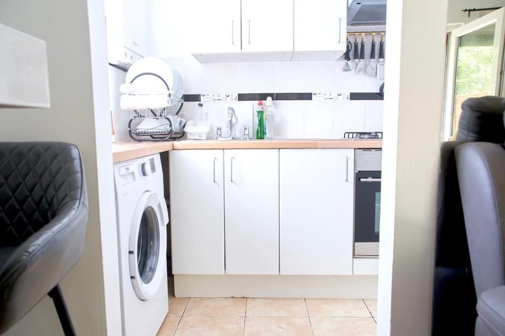 I Luv London Too! 1bed Stunnin Home Sleeps 3!