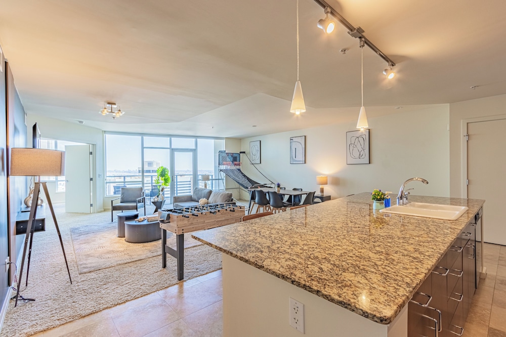 ROVE LIVING/KL - 44 Monroe