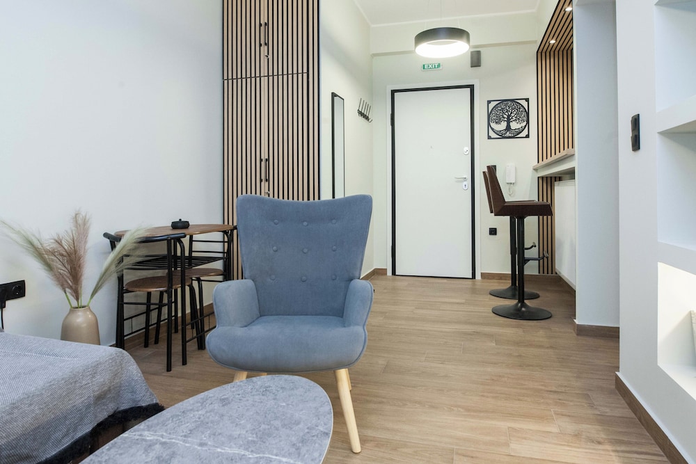 Fresh Modern 1 Bd Apt in Vibrant Patisia