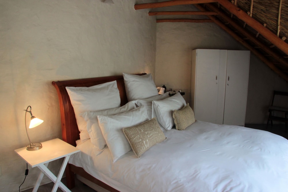 MontMartre Chalets and Guest House