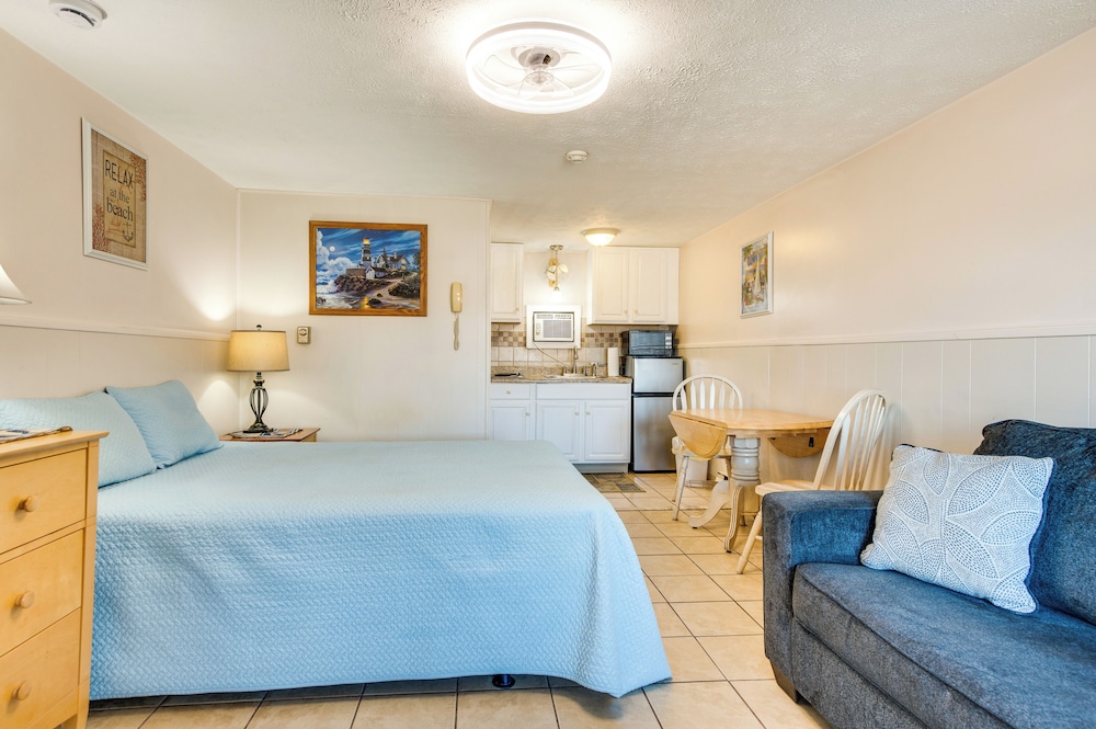 'beachfront 15' Condo on Old Orchard Beach