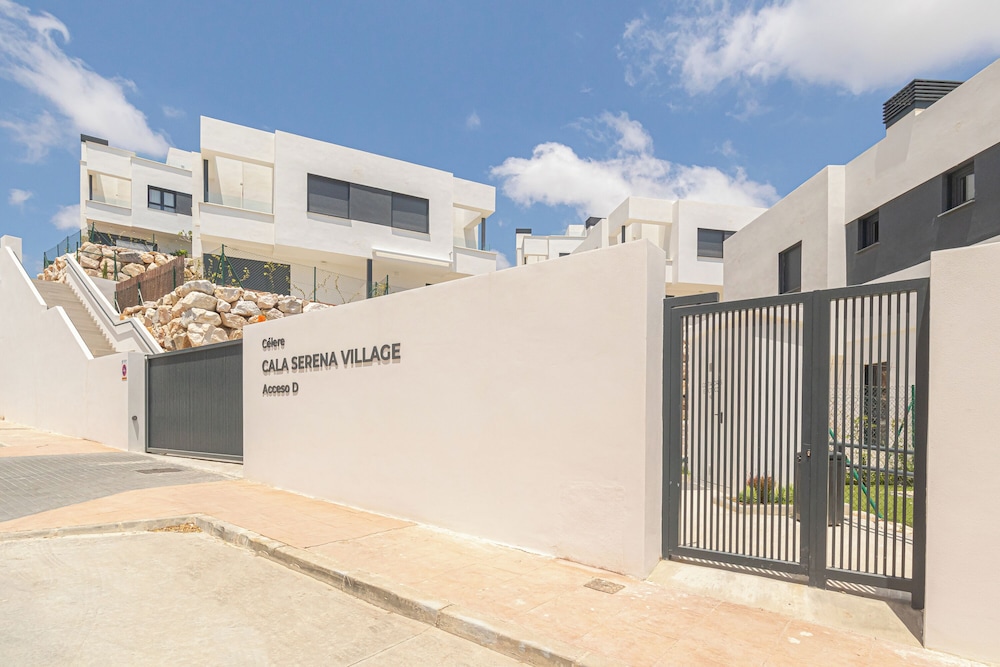 La Cala Serena Village Townhouse