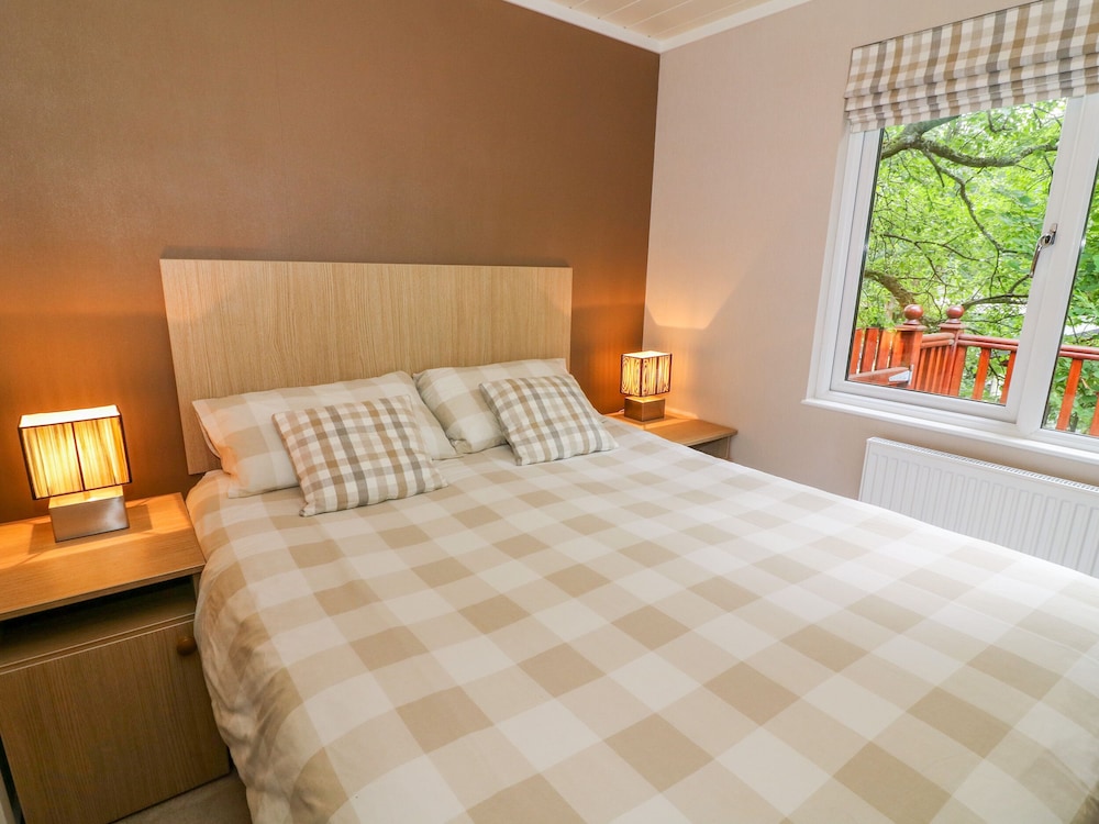 Willow Lodge view 4