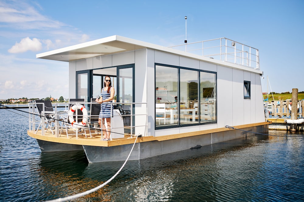 WELL Hausboote