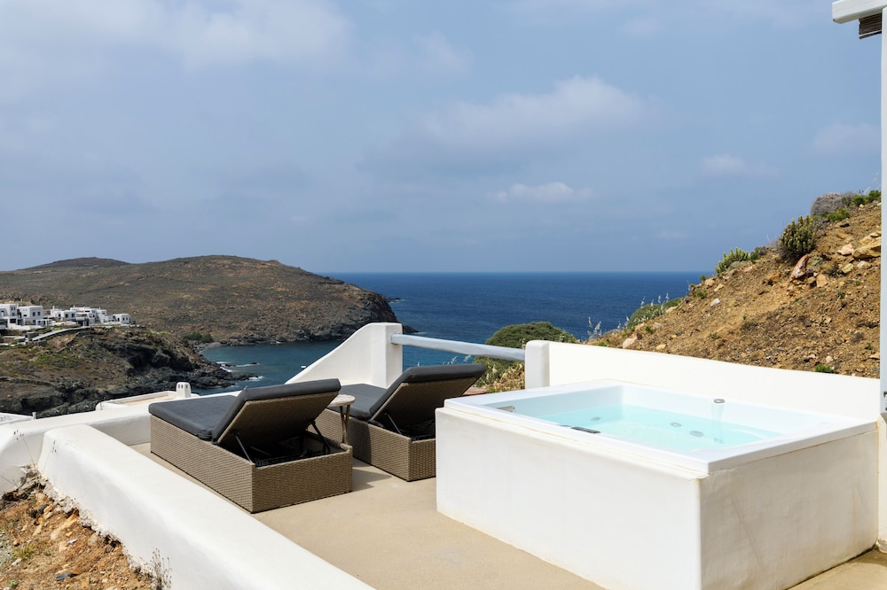 Mykonist Merchia Beach Villas & Suites