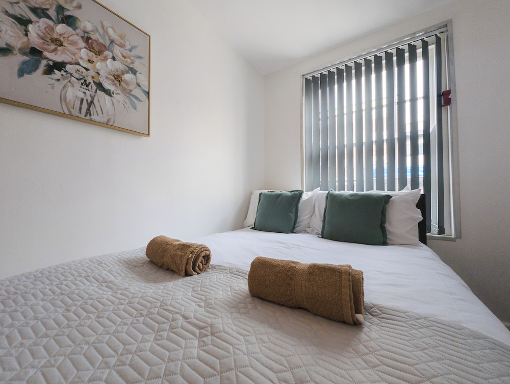 Casa Botique - Close To Gunwharf