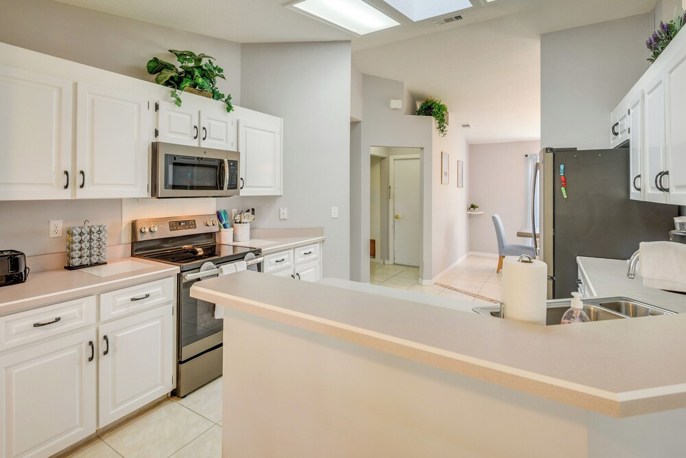 Private Pool & Park Access: Cozy South Daytona Gem