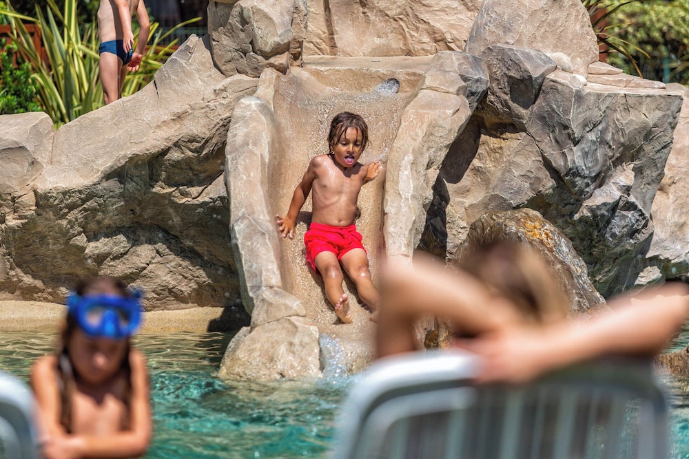 Bosco Canoro Resort