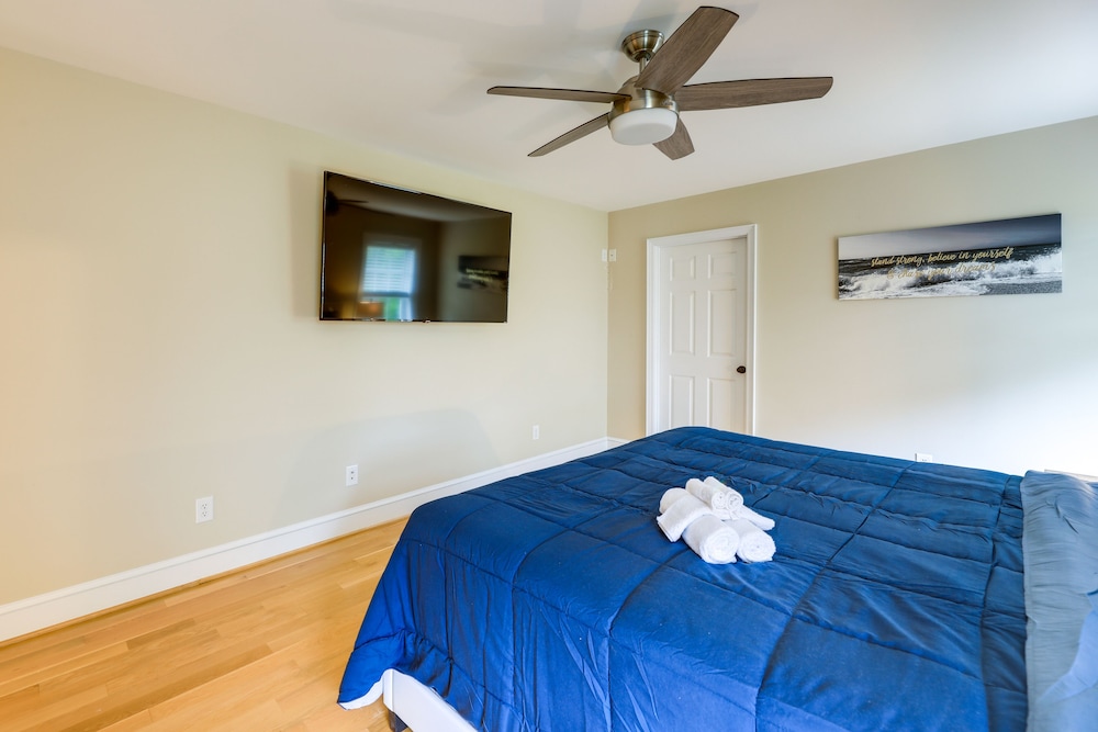 Harkers Island Vacation Rental With Pool Table! view 2