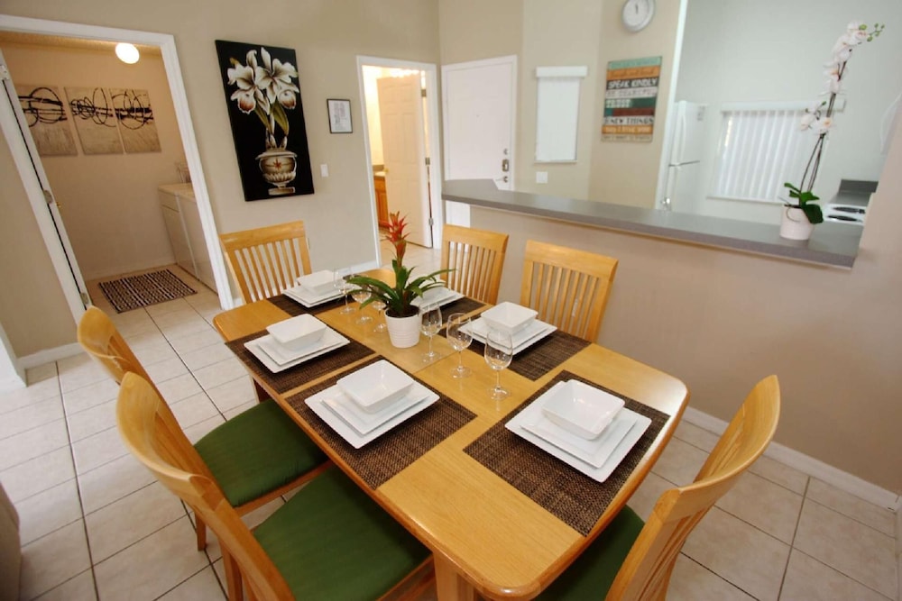 952 Lake Berkley - Image 4