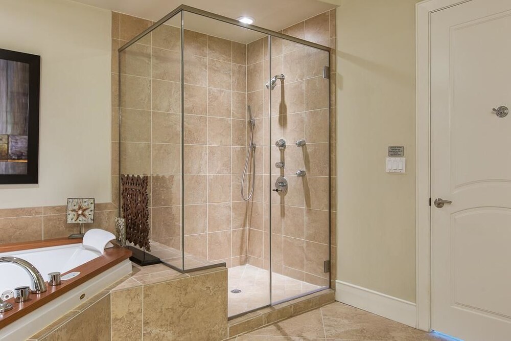 Turquoise Place Unit 1806D
