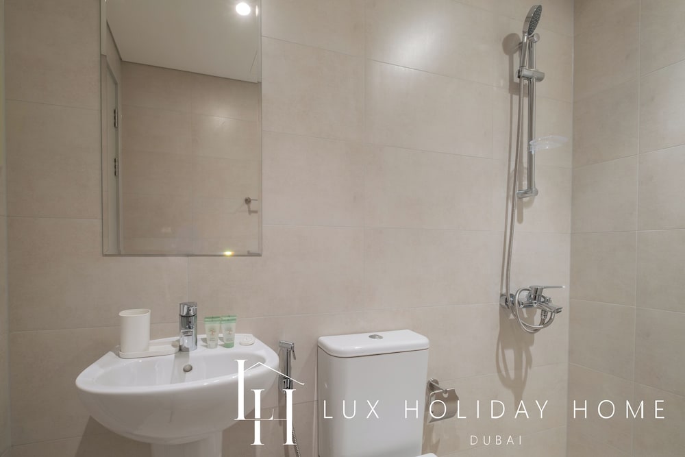 LUX The Creek Palace Residence Suite 2