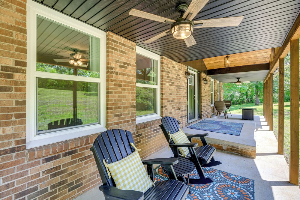 Creekside Retreat w/ Mtn Views in Lambsburg!