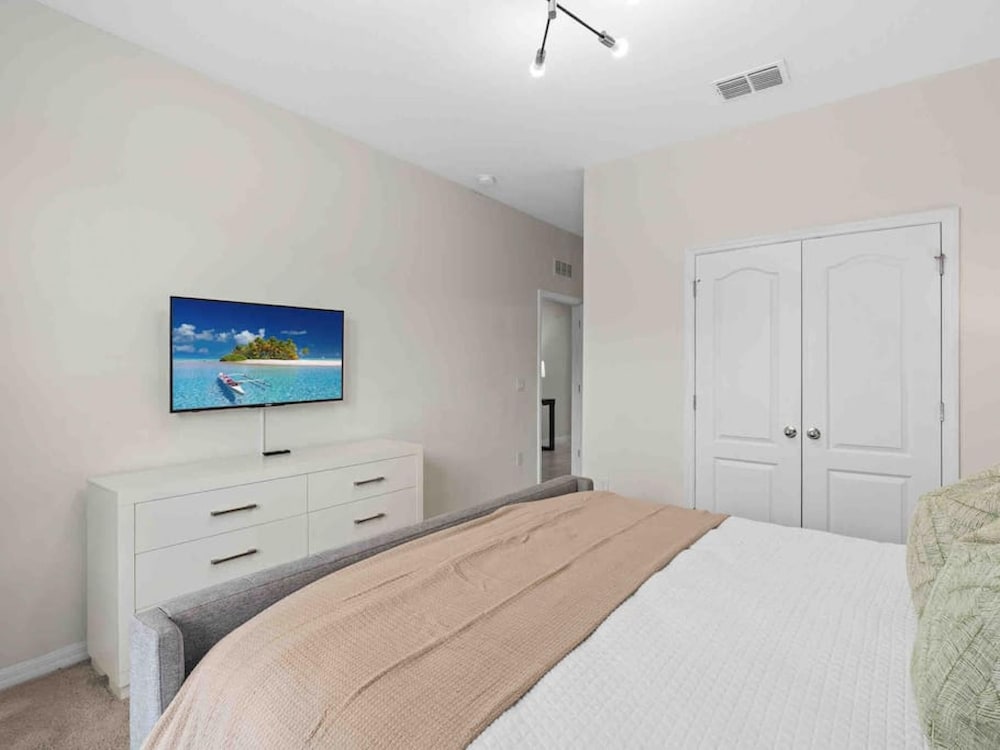 Super Comfy- 7BD 5 5BA Sleep s 22 w Amenities