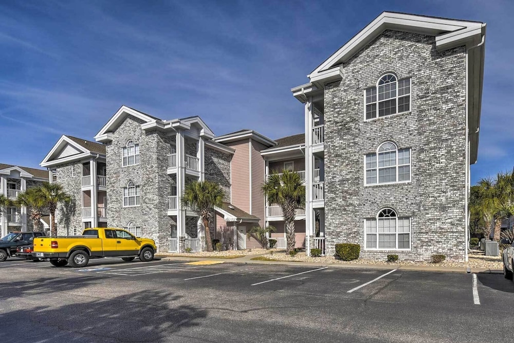 Myrtle Beach Condo: Golf Course + Pool View! view 2