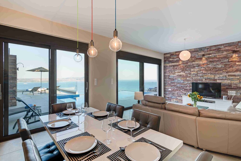 A Gorgeous Villa in Kokkino Horio view 5