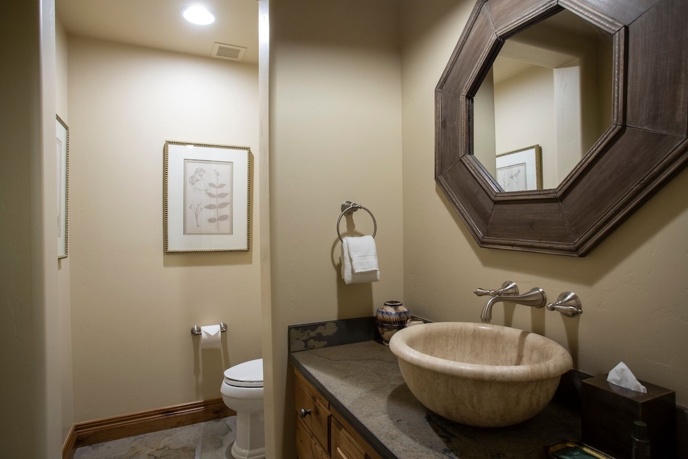 Grand Lodge - Penthouse #406 - Ski-in/out 5 Bedroom Condo