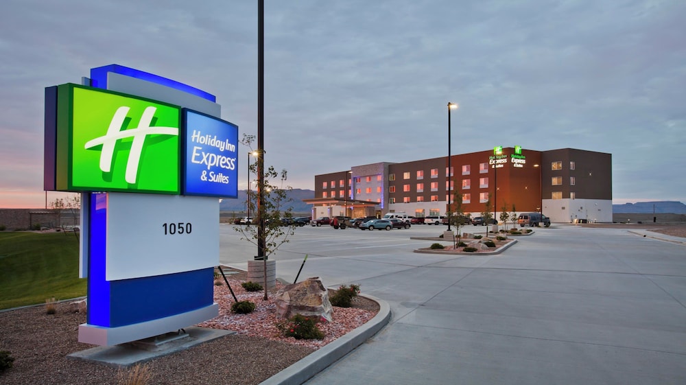 Green River Vacations - Holiday Inn Express  Suites Green River, an IHG Hotel - Property Image 1