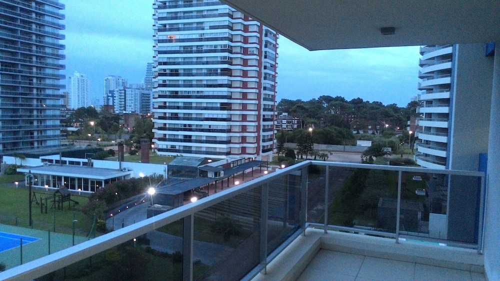 Arenas del Mar Apartments