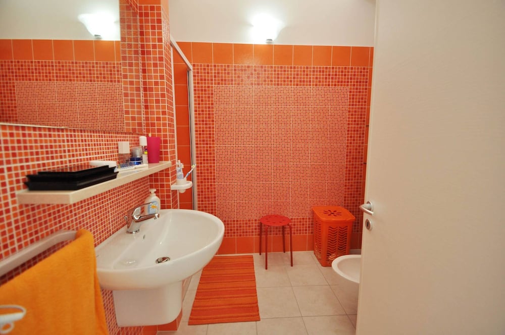 Villa Sacher Sleeps 12 Just 100 Metres From the sea