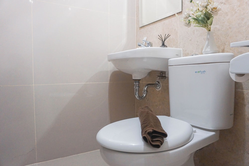 Good Living Studio Room Transpark Cibubur Apartment