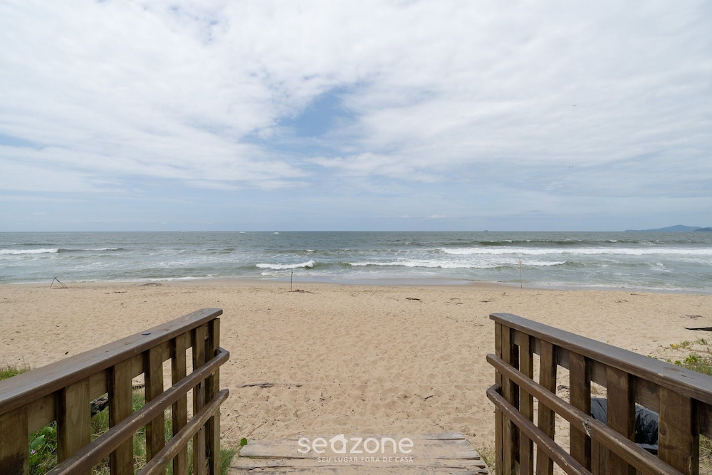 VAC - Beachfront Condo in Itajuba Beach