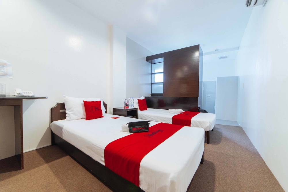 RedDoorz Premium @ Guadalupe Village Davao