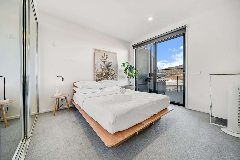 Mountain View City Center Apartment With BBQ