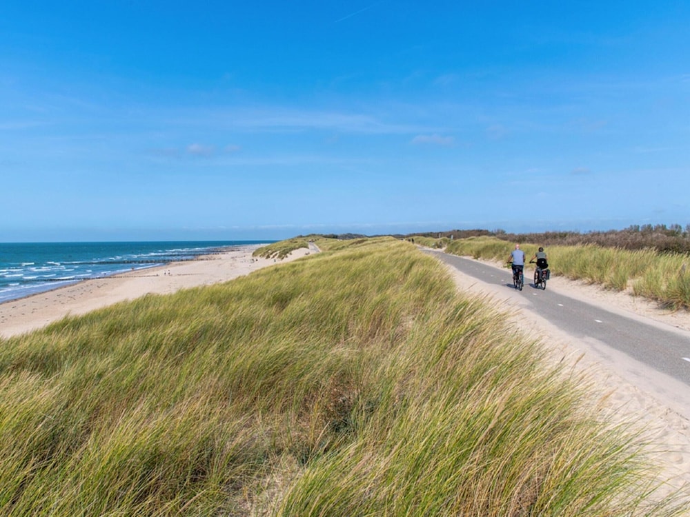 Lodge Near Brouwersdam & North Sea Beach