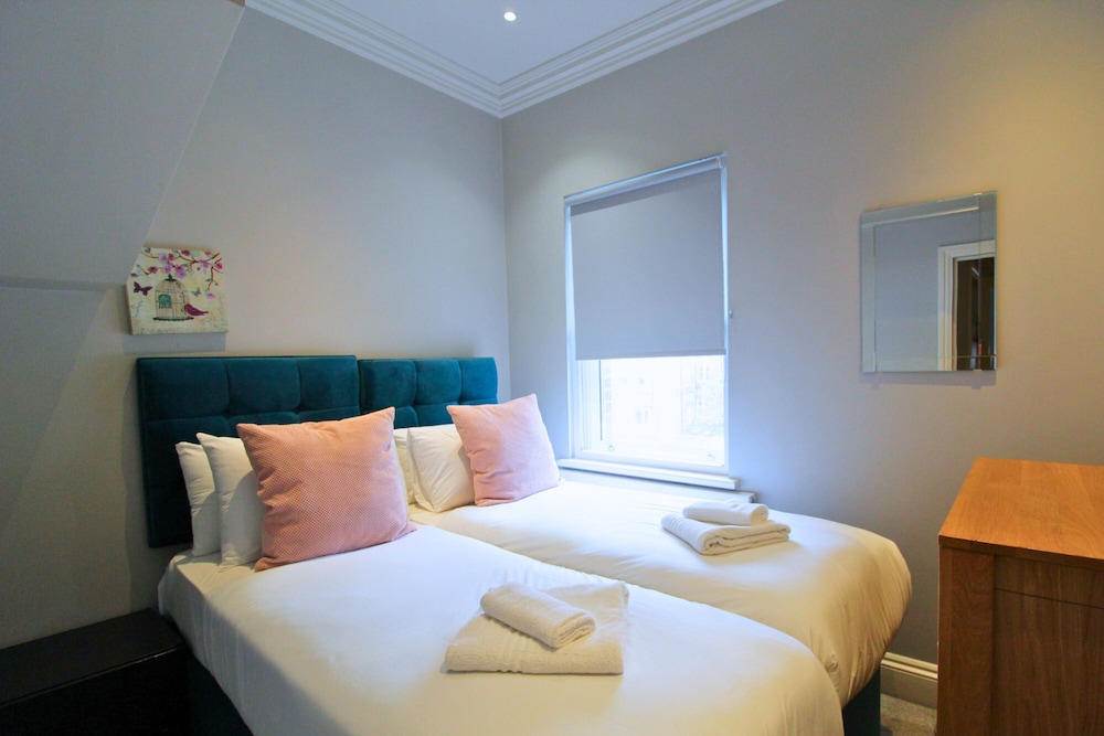 Barons Court Apartments by Viridian Apartments