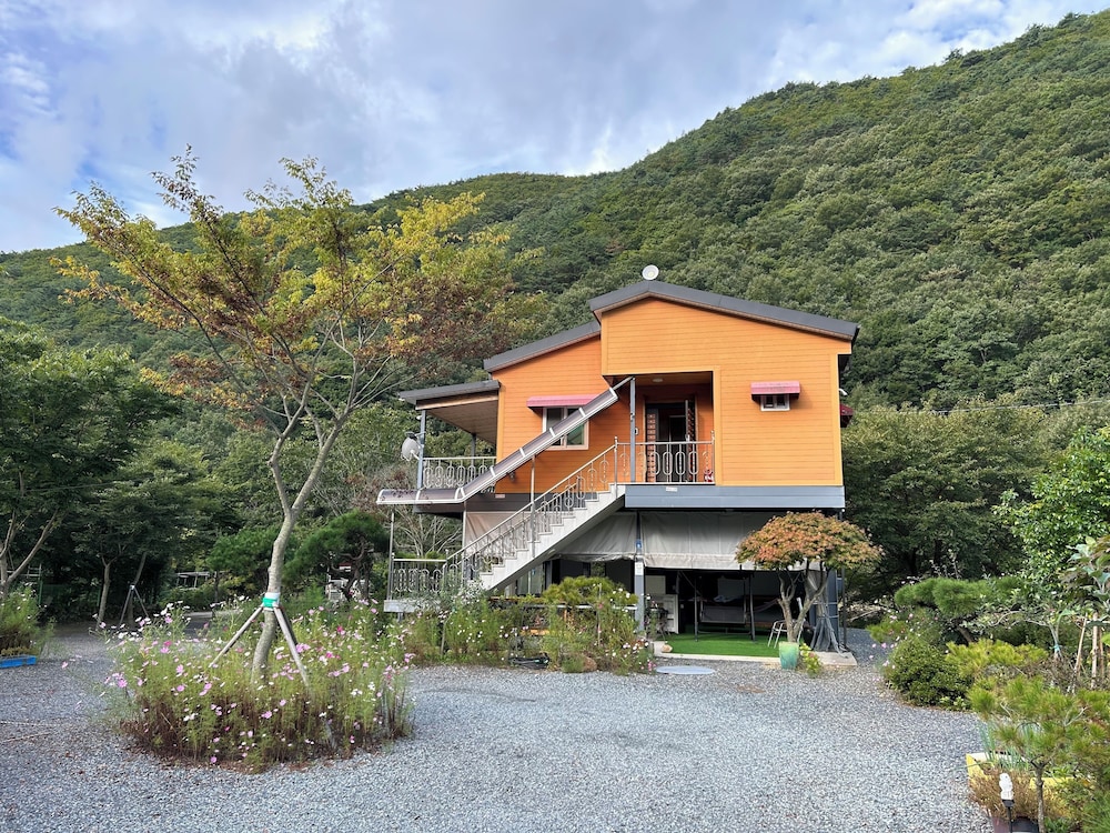MAUMAEGOHYANG Pension