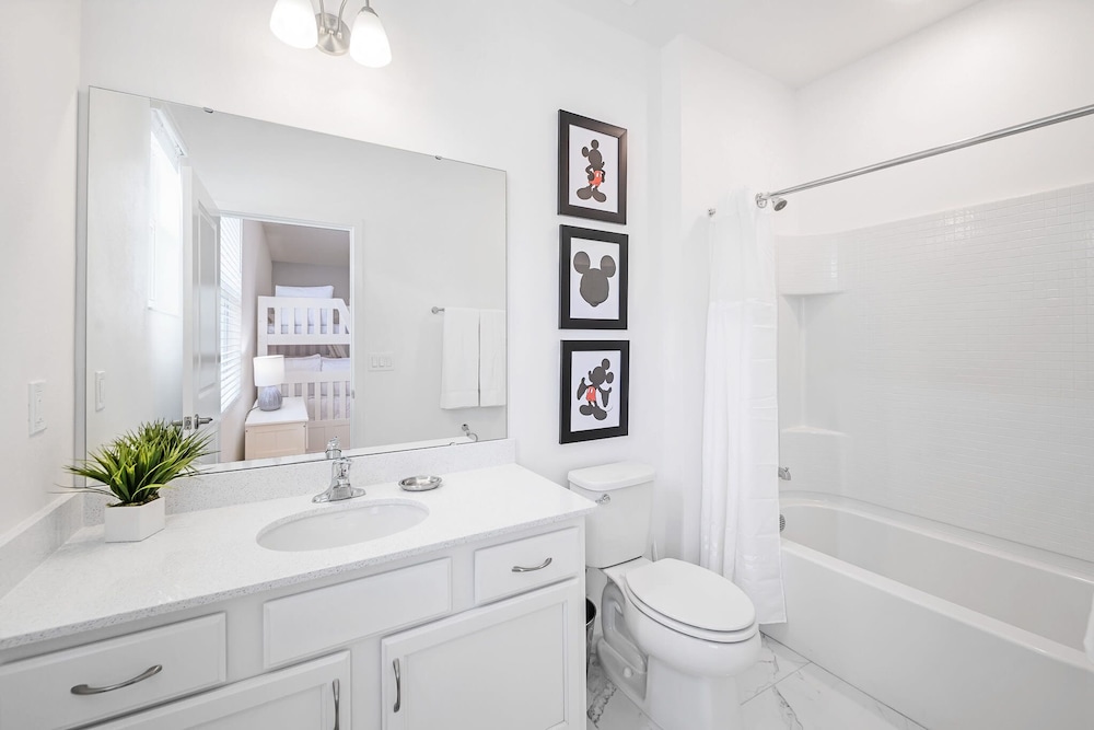 Upstay Luxury Resort Home w Pool & Patiosleeps 26