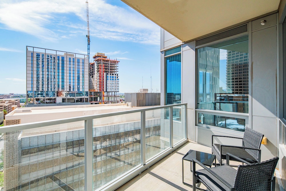 ROVE LIVING/KL - 44 Monroe