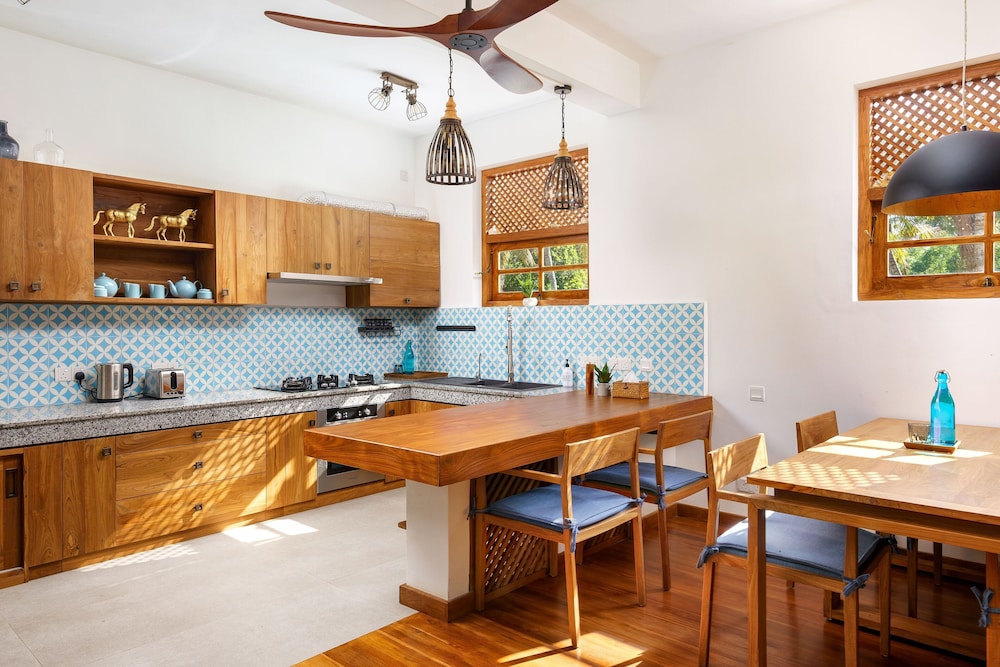 Kandakuliya Sunrise Beach Villas