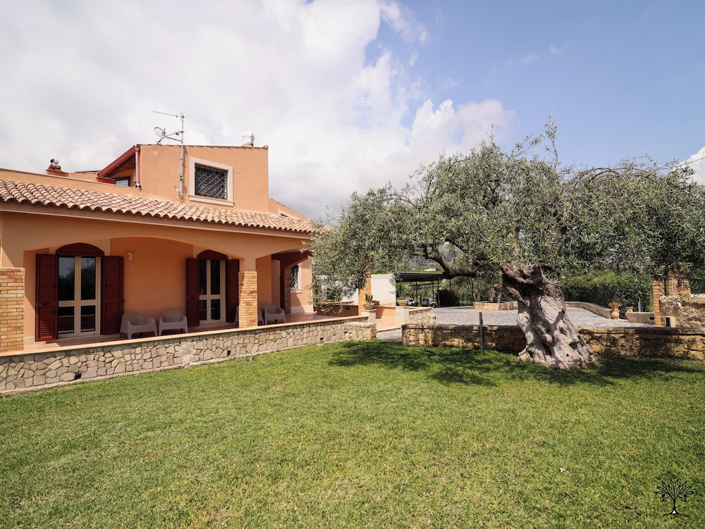 Radici Sicilian Holiday Home-b An Oasis of Relaxation in the Heart of Sicily