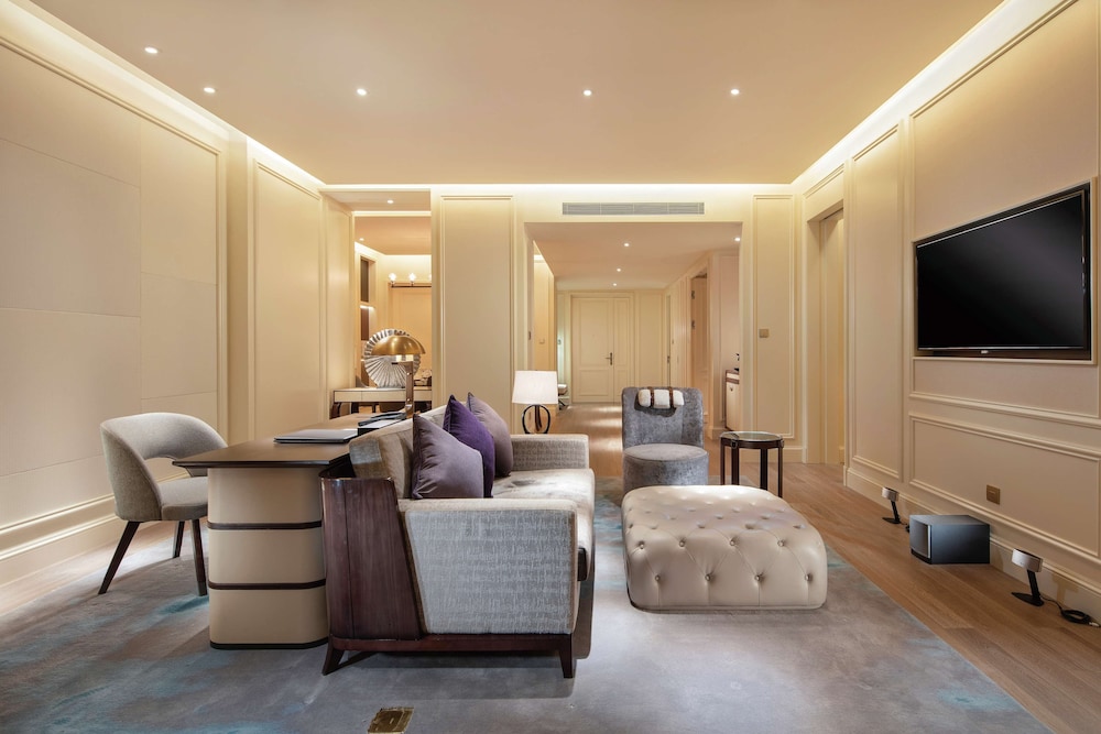 Hilton Dalian Golden Pebble Beach Resort