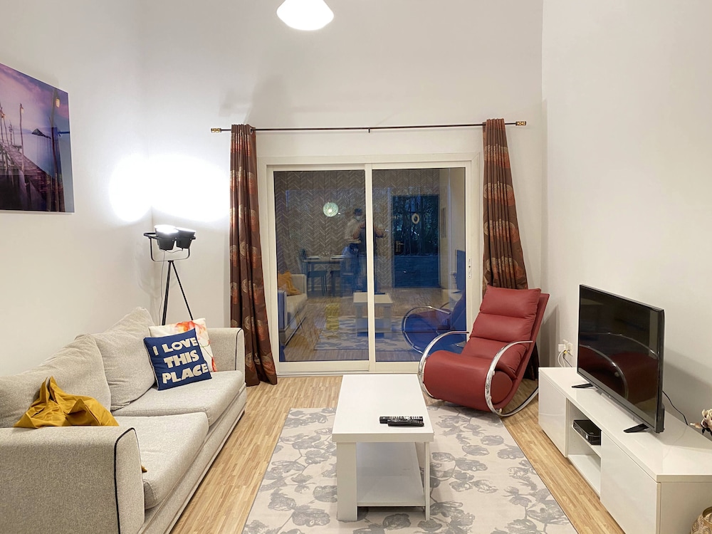 Lux BnB 2BDR Private Garden