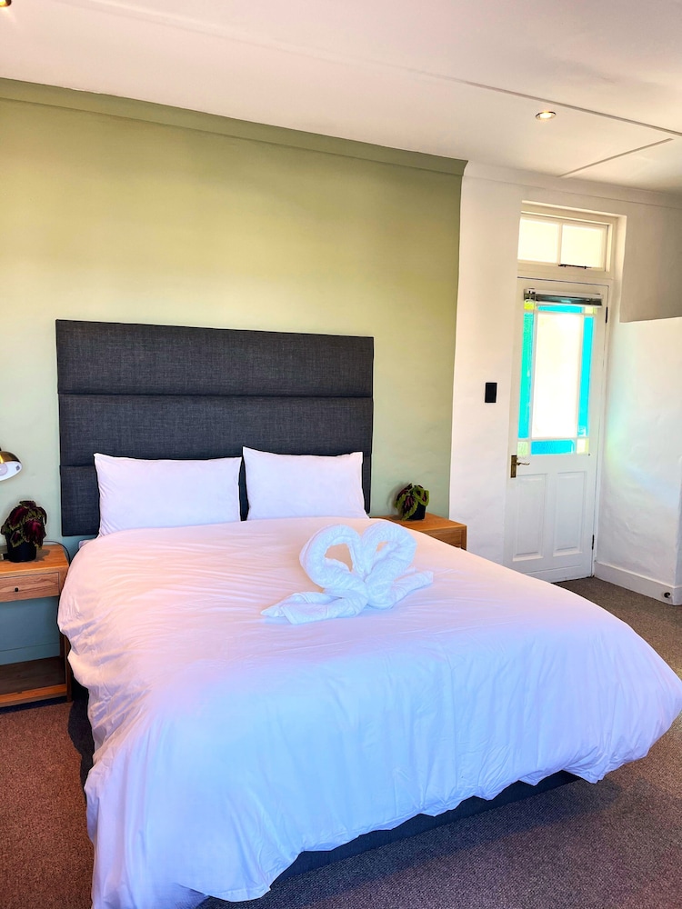 Guinea Fowl Lodge