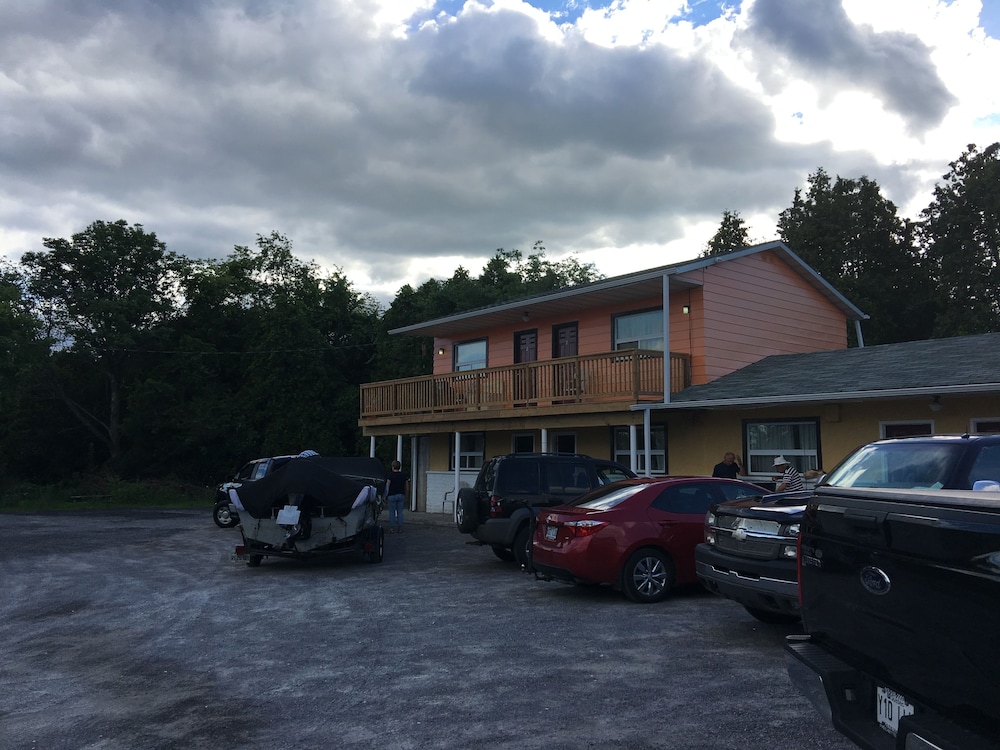 Cobourg Inn