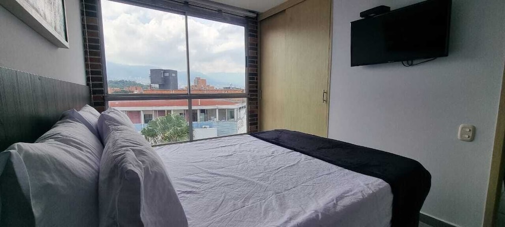 La 70 Laureles Condo cold AC