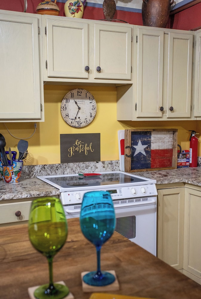 Hill Country Retreat 2 Bedroom 2 Bath