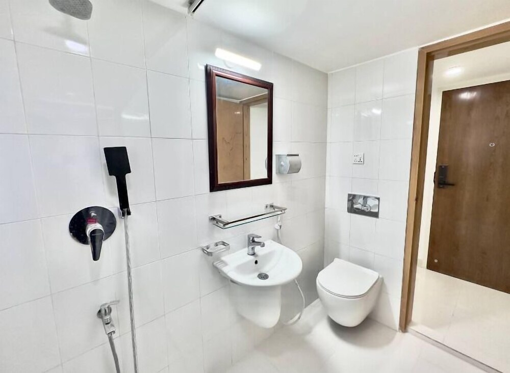350sqft 4 Apartment with Pool and Sauna